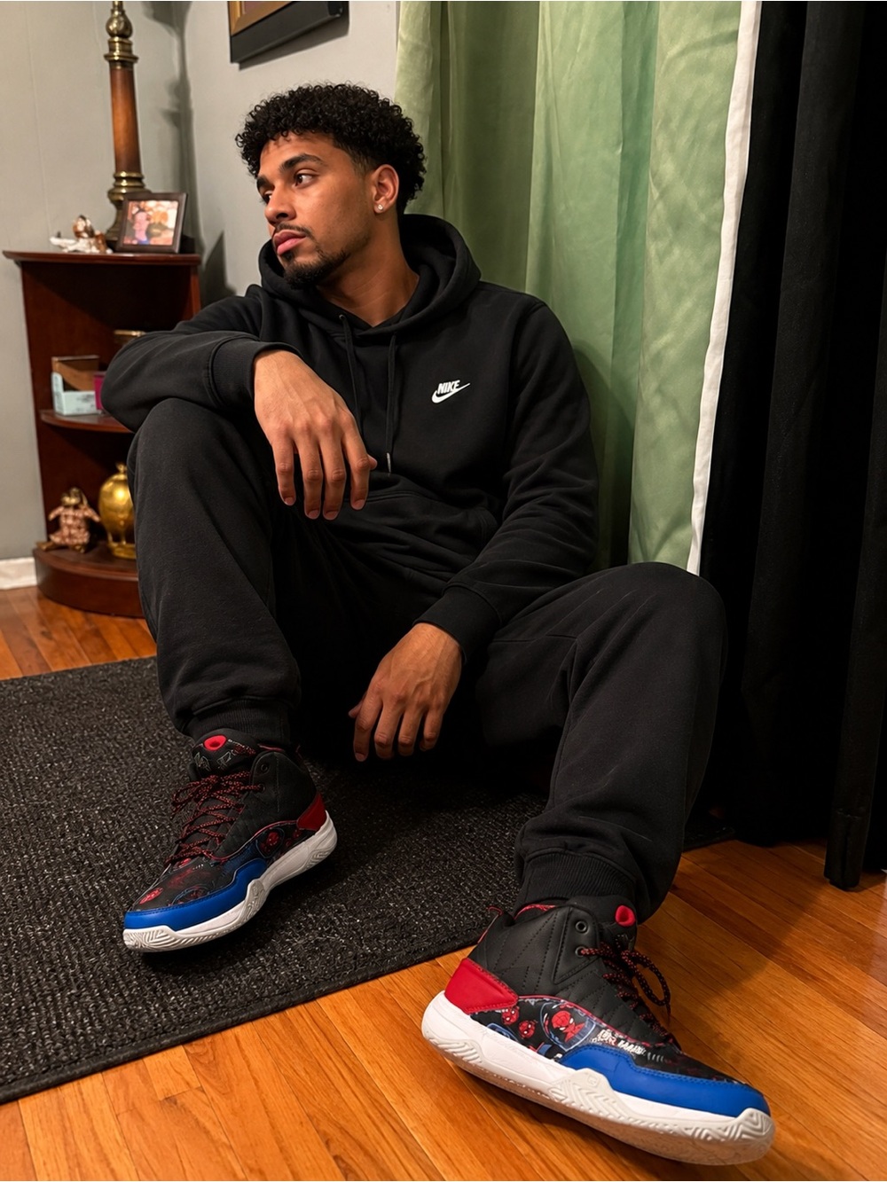 Men’s Size 9 Shaq And 1 Spider-Man shoes. Comfortable Shoes.